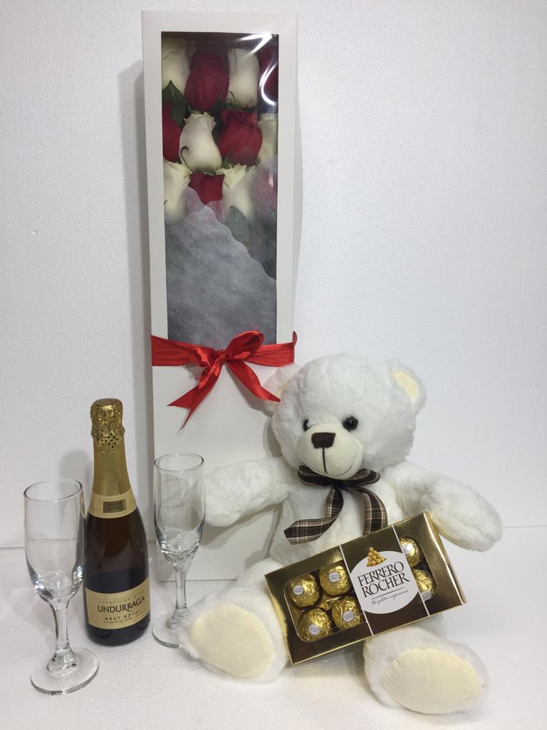 Caja con 12 Rosas ms Bombones Ferrero Rocher 100 Grs, Champagne de 375 cc, 2 Copas y Peluche 30cm